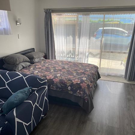 Self Contained En-Suite Private Bathroom, Private Entrance, Close To Shops & Hospital Homestay Hamilton Dış mekan fotoğraf