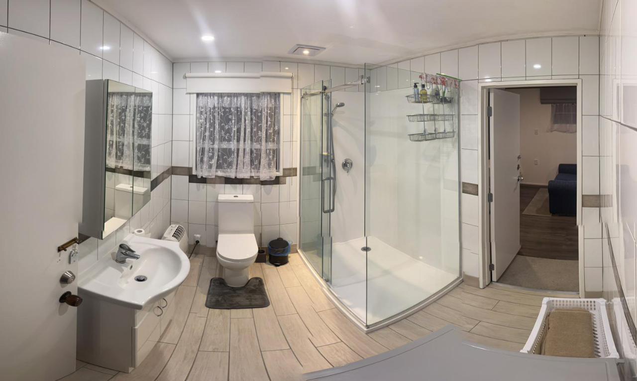 Self Contained En-Suite Private Bathroom, Private Entrance, Close To Shops & Hospital Homestay Hamilton Dış mekan fotoğraf