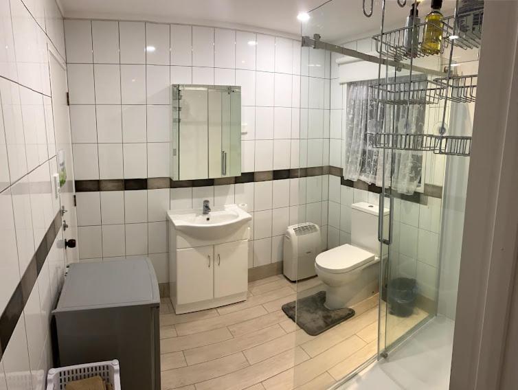 Self Contained En-Suite Private Bathroom, Private Entrance, Close To Shops & Hospital Homestay Hamilton Dış mekan fotoğraf