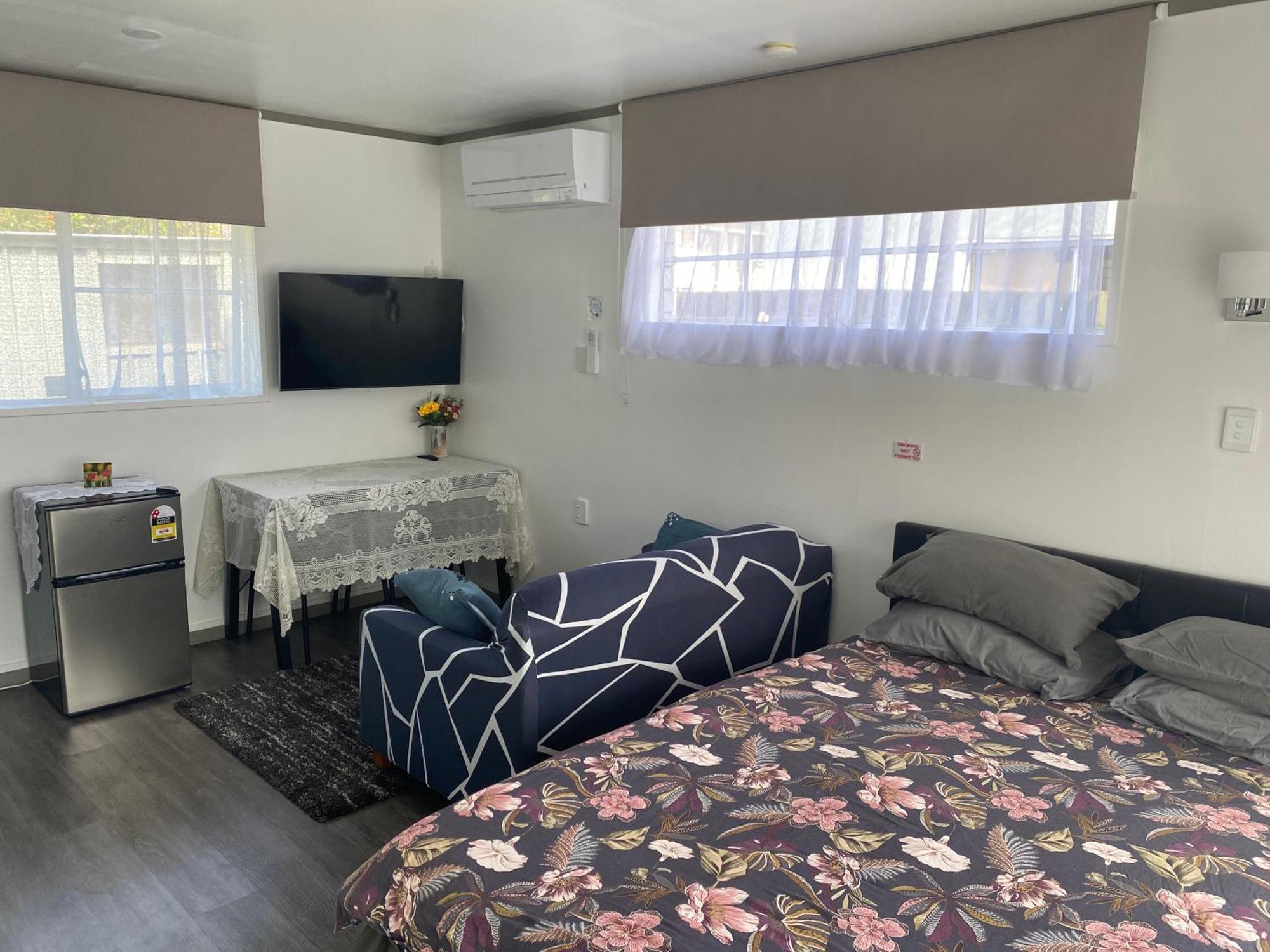 Self Contained En-Suite Private Bathroom, Private Entrance, Close To Shops & Hospital Homestay Hamilton Dış mekan fotoğraf