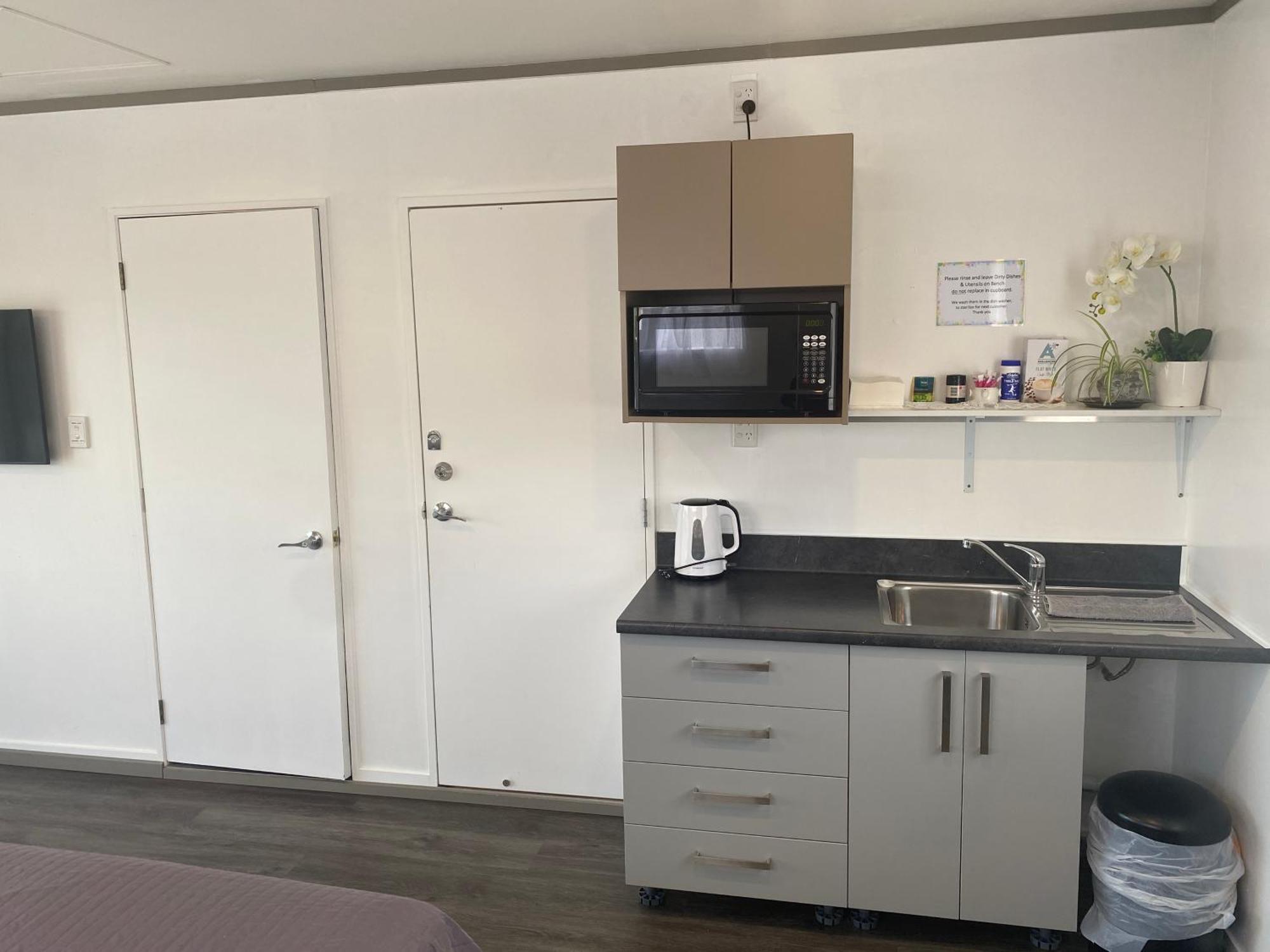 Self Contained En-Suite Private Bathroom, Private Entrance, Close To Shops & Hospital Homestay Hamilton Dış mekan fotoğraf